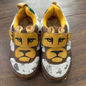 Wizard of Oz Cowardly Lion sneakers toddler size 9